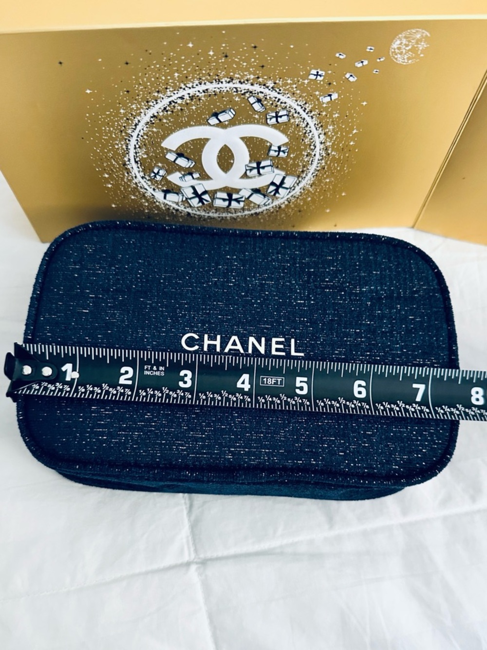 CHANEL Blue Tweed Cosmetic Bag with Gold Logo - Picture 8 of 10